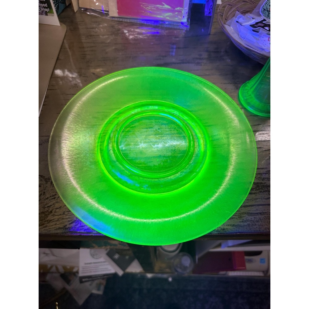 Vintage Opalescent Uranium Plate